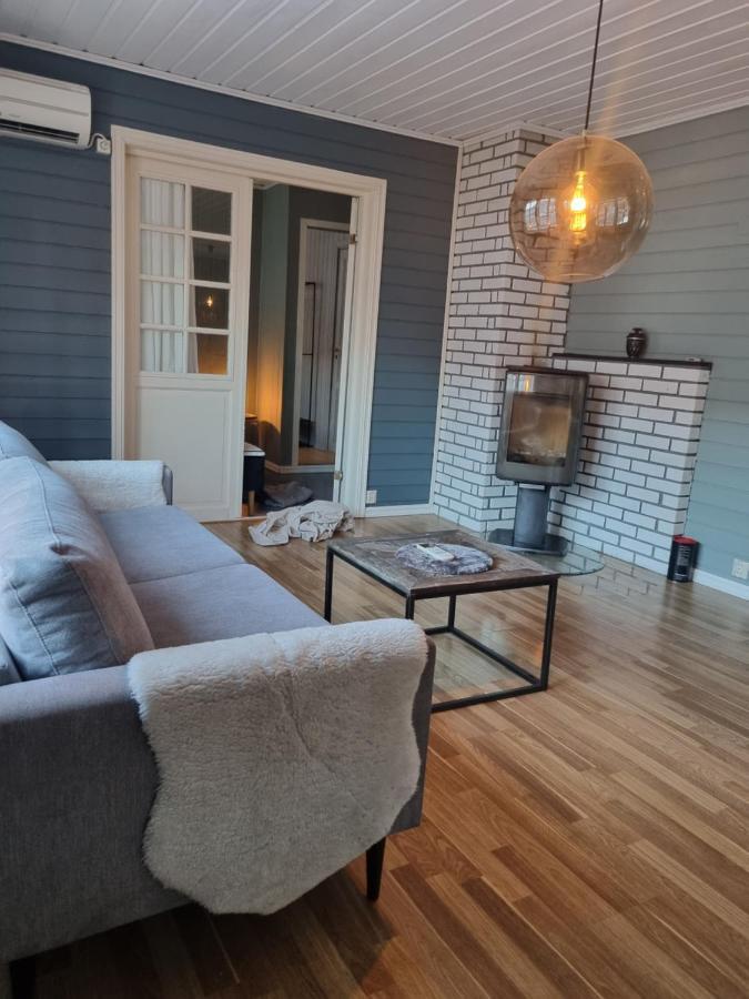 Stor Leilighet Med 4 Senger Sentralt I Forde Exterior photo